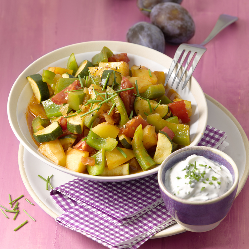 Kartoffel-Gemüse-Pfanne mit Kräuterdip – 24 Rezepte